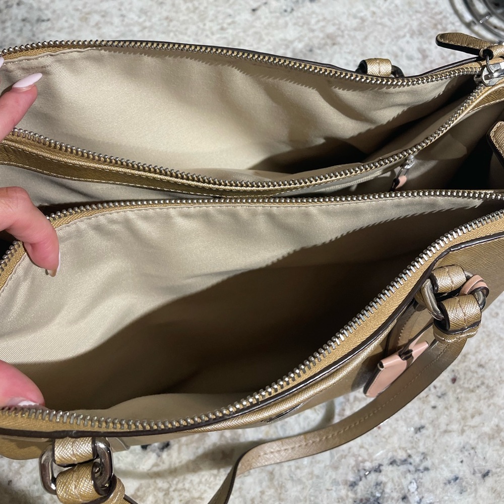 Authentic Coach tote purse - Picture 8 of 9